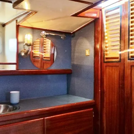 Hotel en barco Motorjacht Flint Ámsterdam