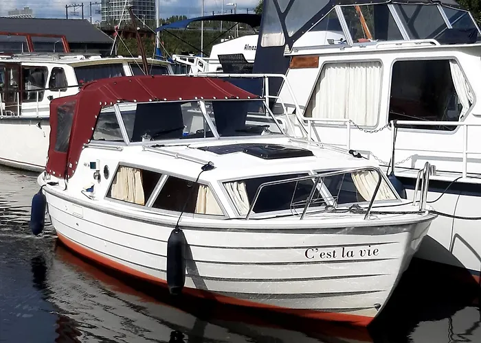 Motorjacht Flint Botel