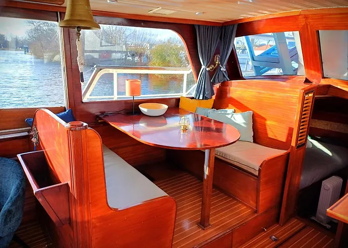 보트호텔 Motorjacht Flint *