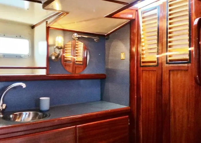 Botel Motorjacht Flint Amsterdam