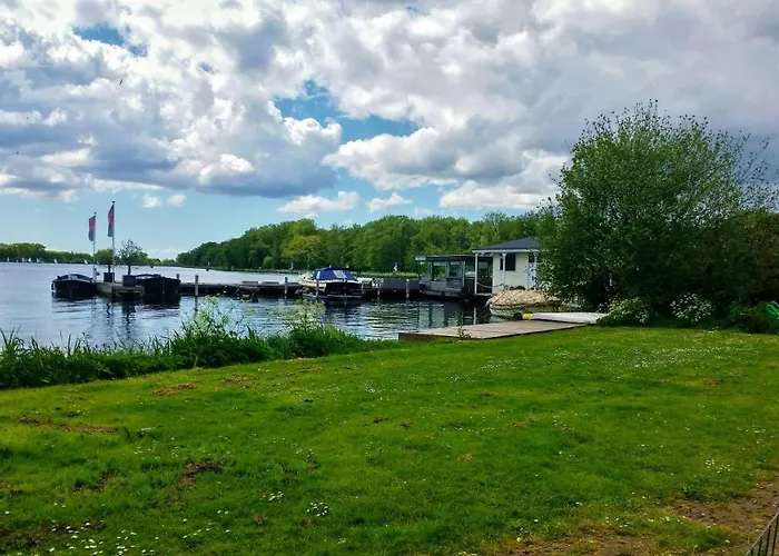 Botel Motorjacht Flint Amsterdam