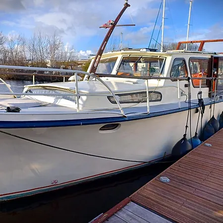 Motorjacht Flint Botel Amsterdam